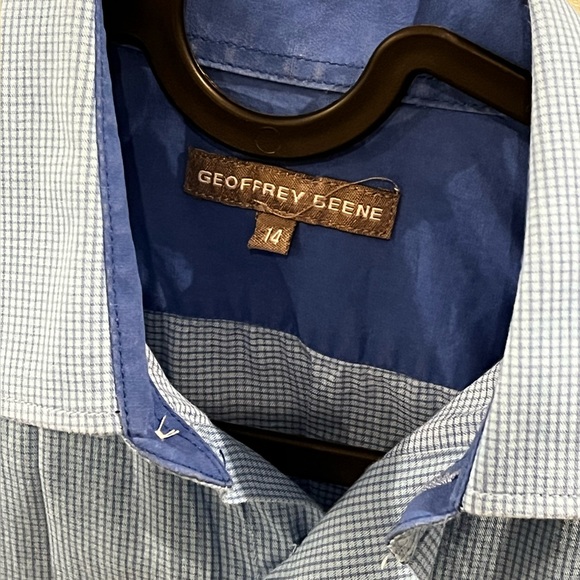 Geoffrey Beene Stylish Button Down - Picture 2 of 2